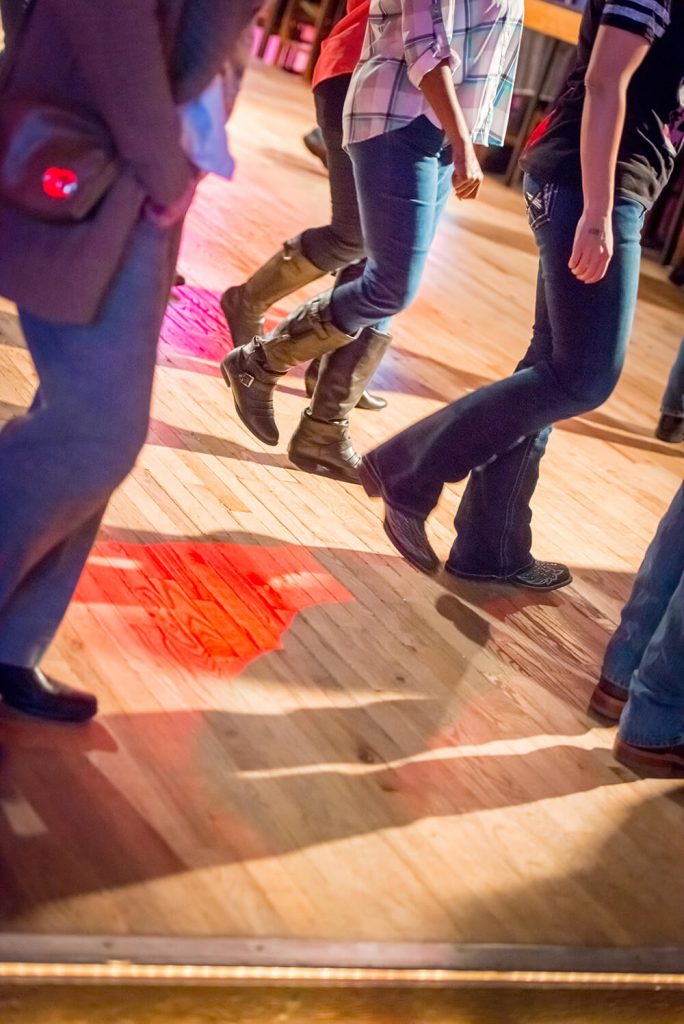people-line-dancing